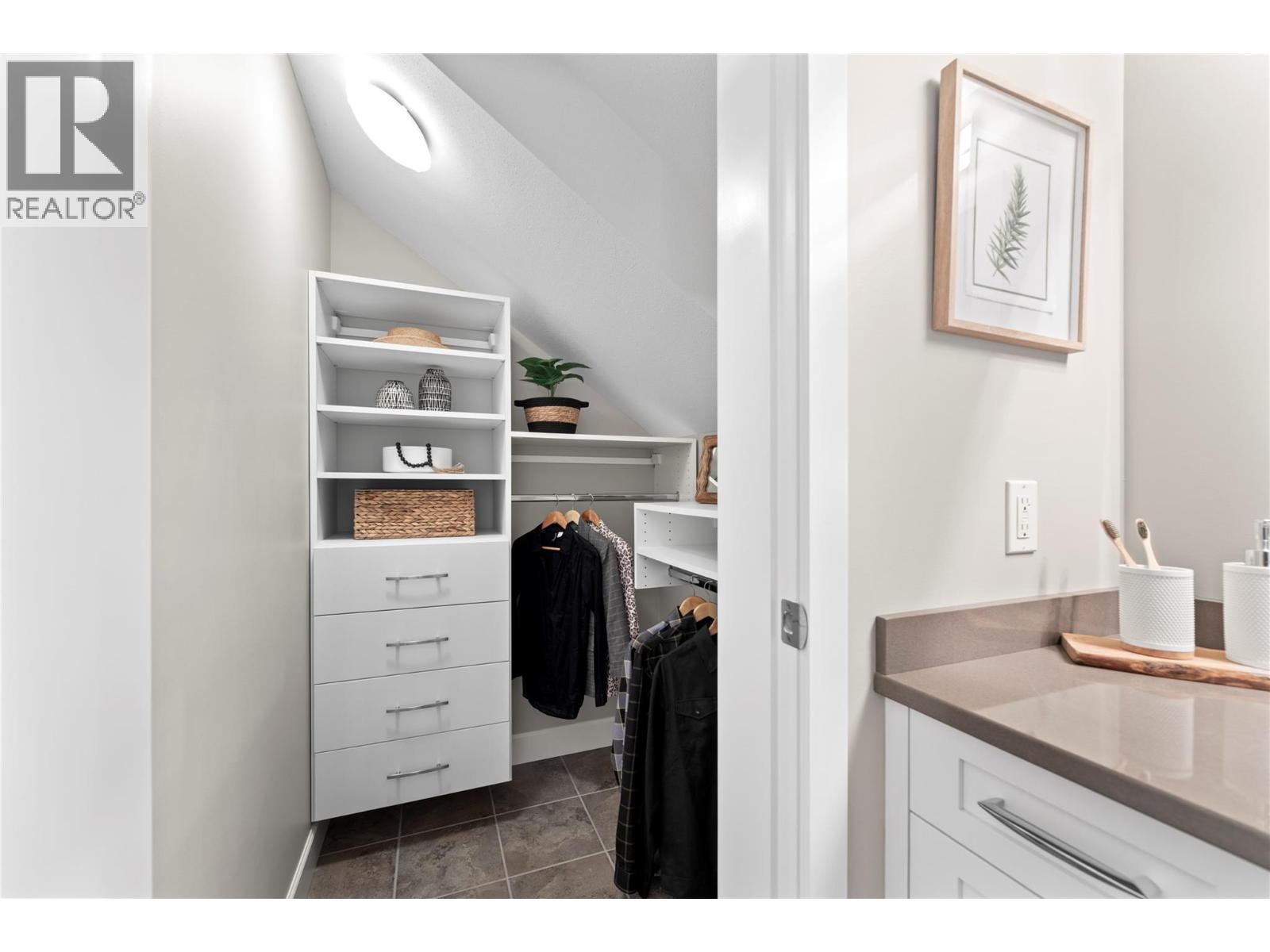 walk in closest - 6421 Eagle Bay Road Unit# 13, Eagle Bay, BC