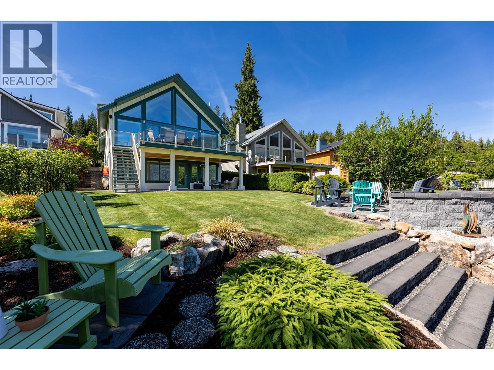 Nice private steps from the lawn to the beach area - 6421 Eagle Bay Road Unit# 13, Eagle Bay, BC