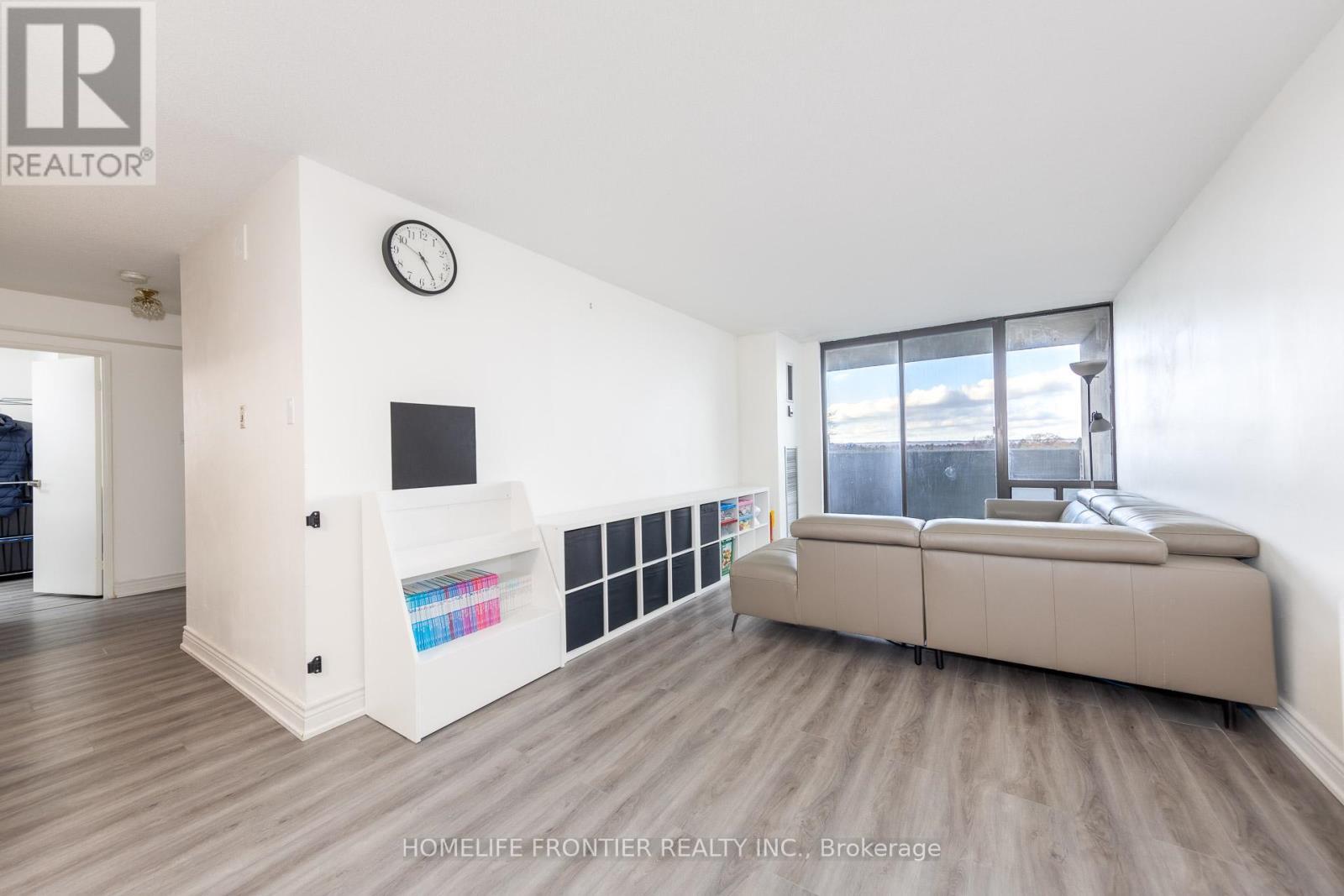 608 - 10 Tangreen Court, Toronto, ON