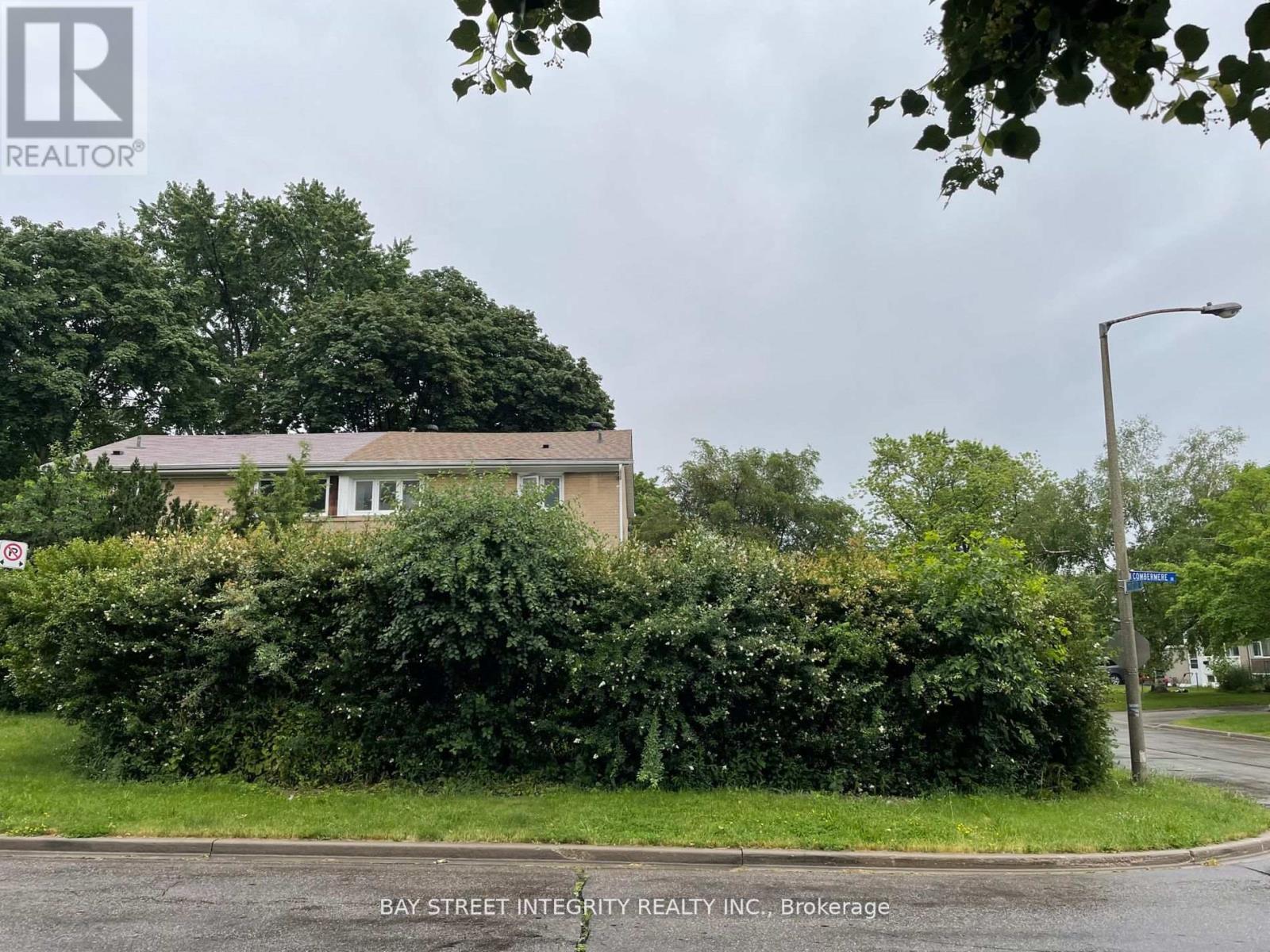 Bsmt - 112 Combermere Drive, Toronto, ON