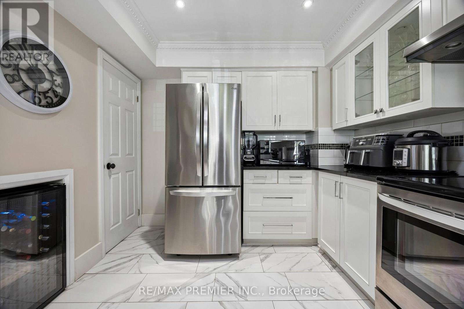 8 - 100 Arbors Lane, Vaughan, ON