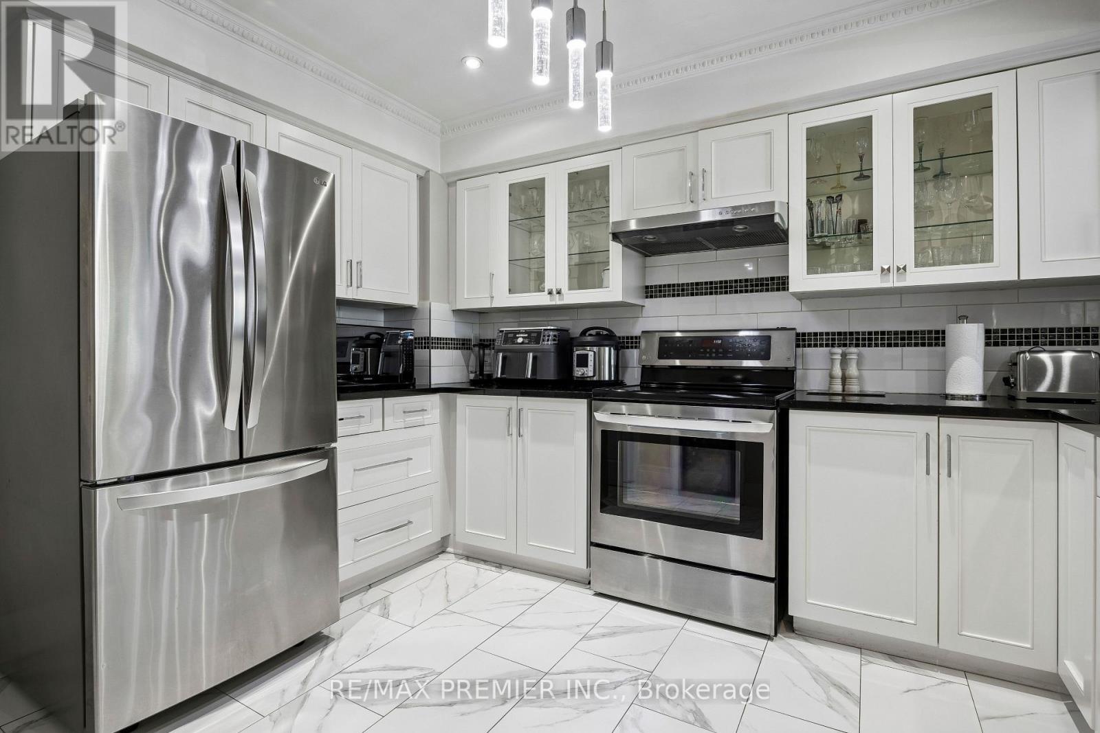 8 - 100 Arbors Lane, Vaughan, ON