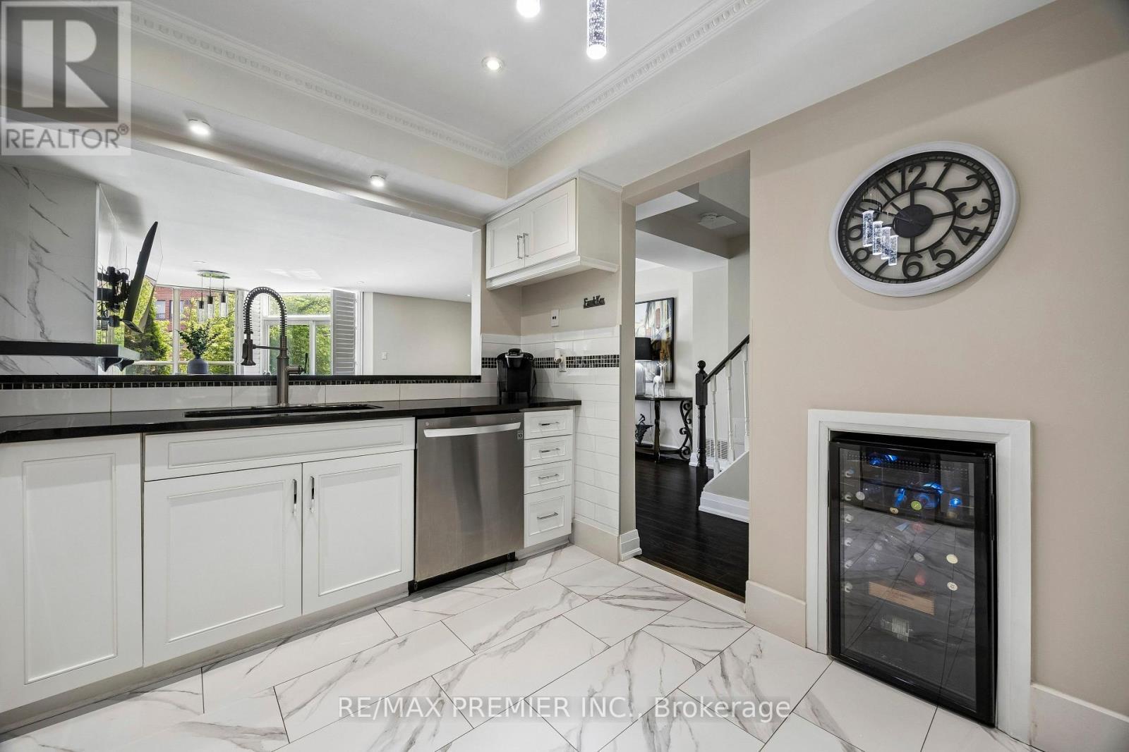 8 - 100 Arbors Lane, Vaughan, ON