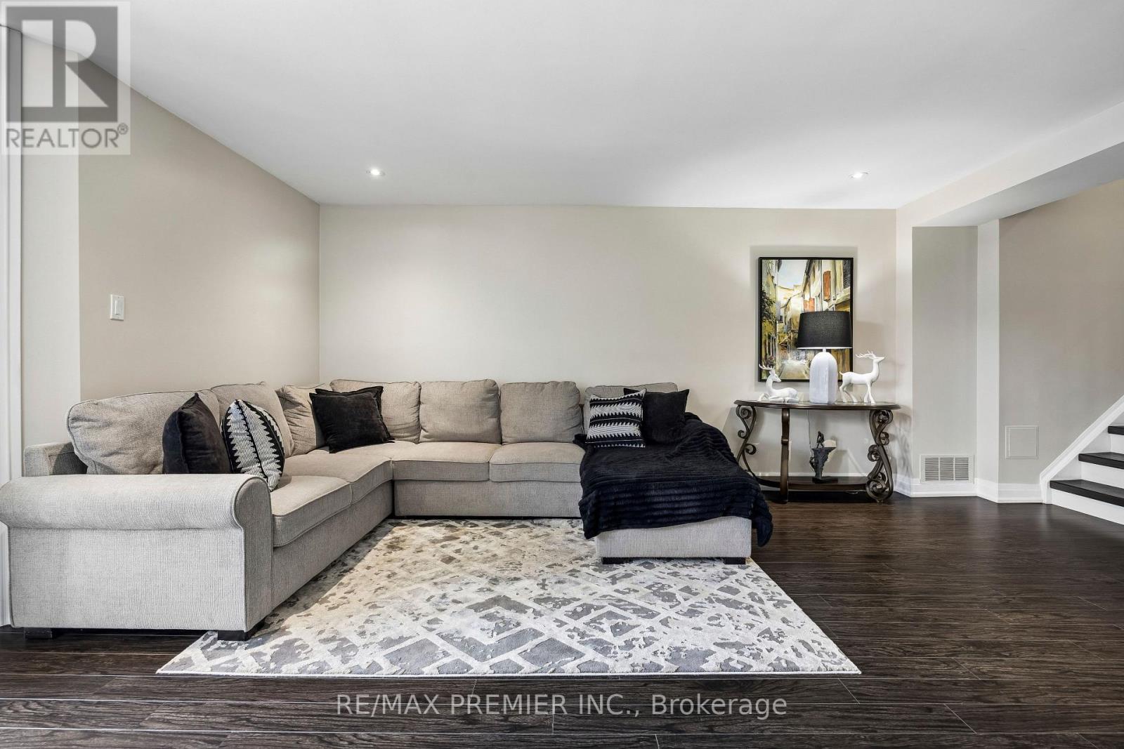 8 - 100 Arbors Lane, Vaughan, ON