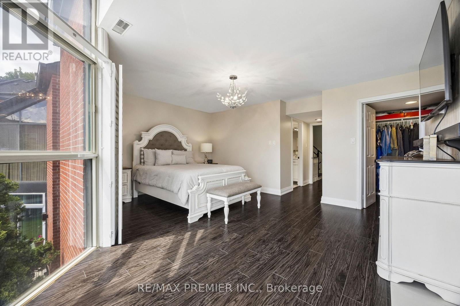 8 - 100 Arbors Lane, Vaughan, ON