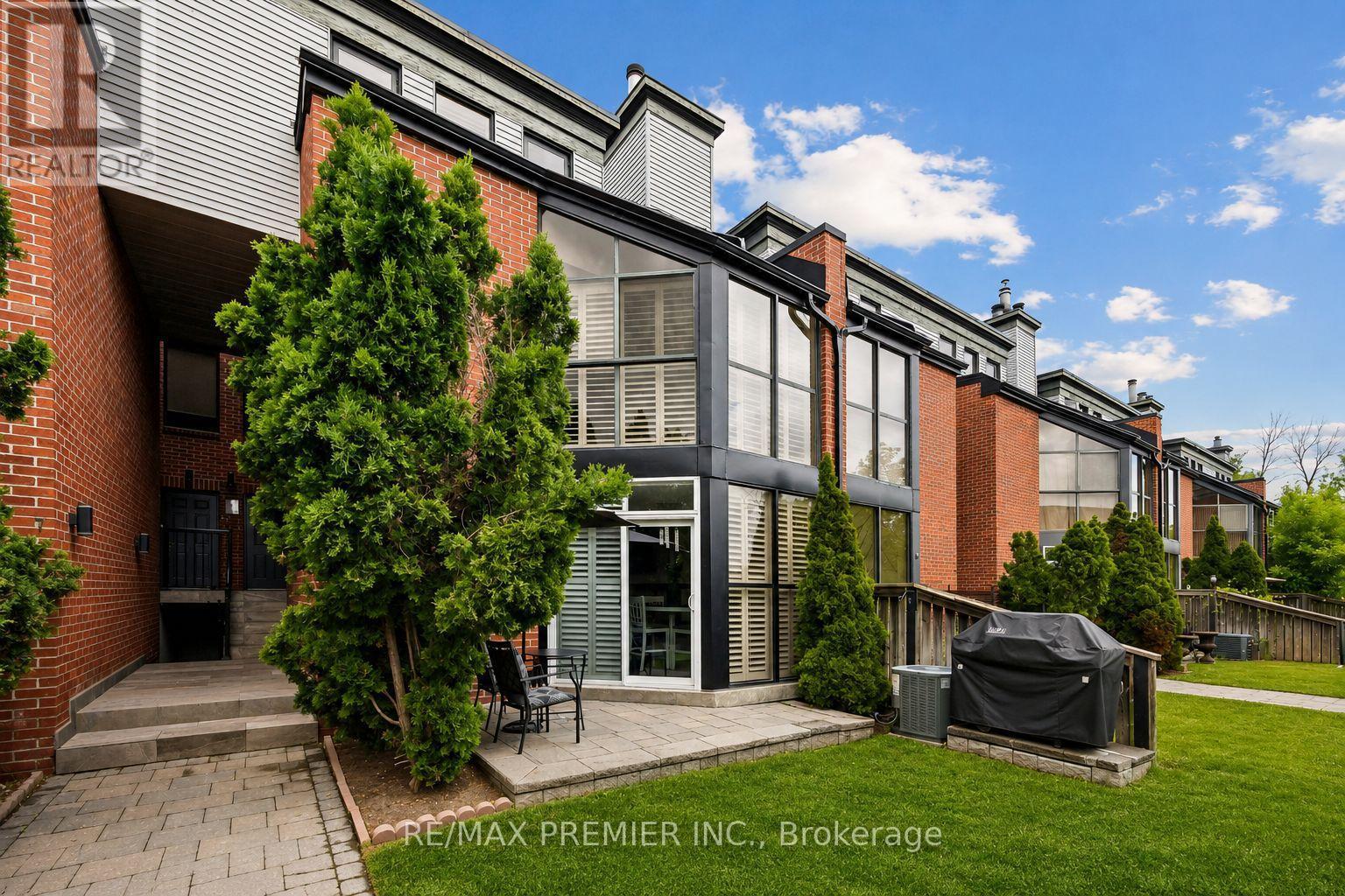 8 - 100 Arbors Lane, Vaughan, ON