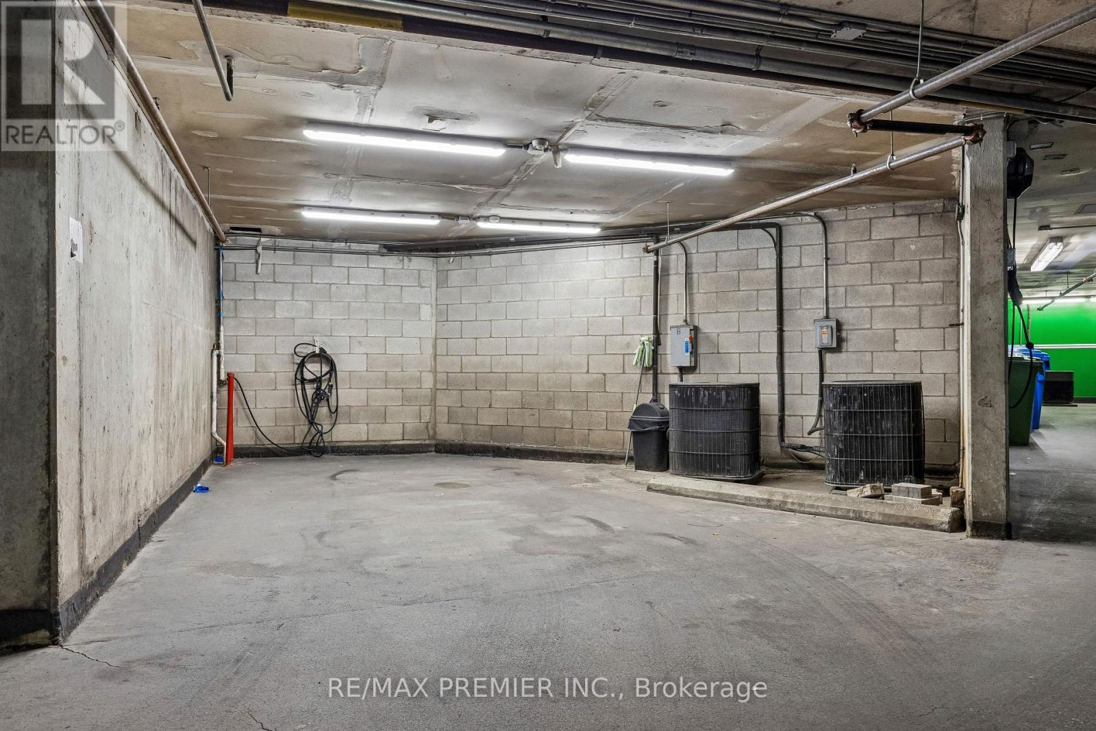 8 - 100 Arbors Lane, Vaughan, ON