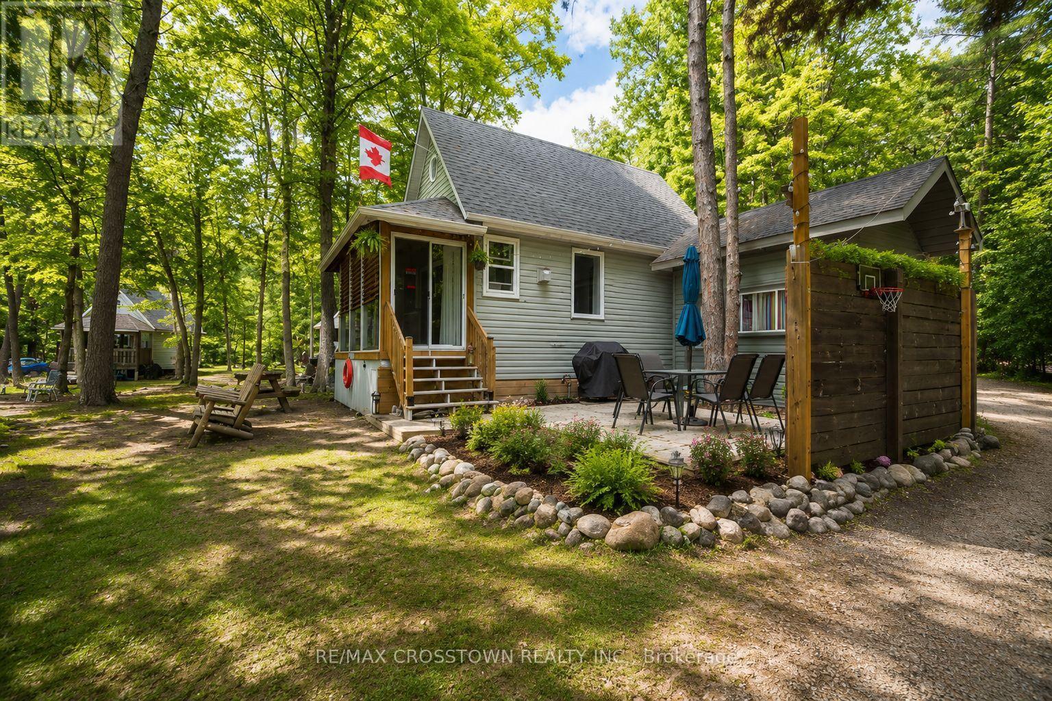 739 Concession 15 #8 W, Tiny, ON