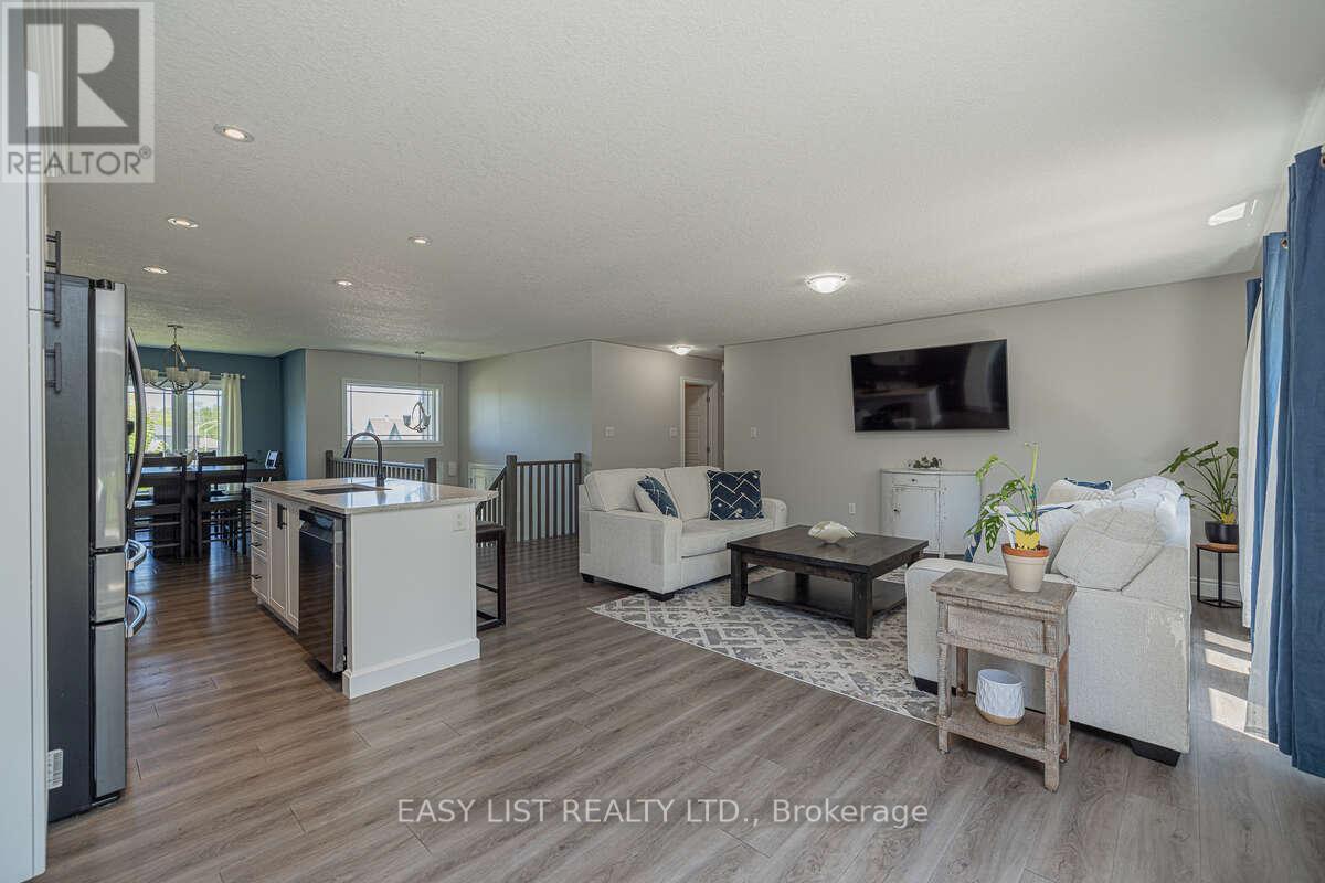 19 Ralph Dalton Boulevard, Tay, ON