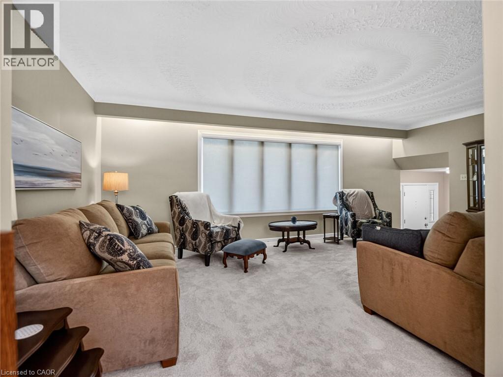 17 Montgomery Road, Welland, ON