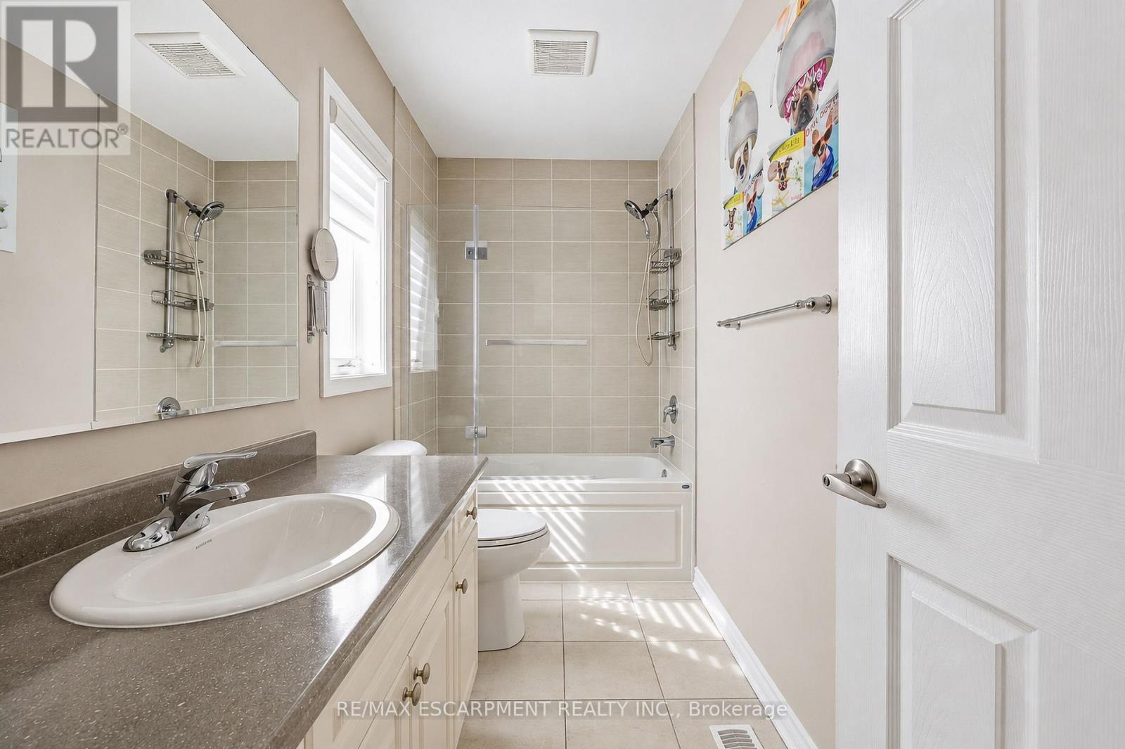 44 Stillwater Crescent, Hamilton, ON