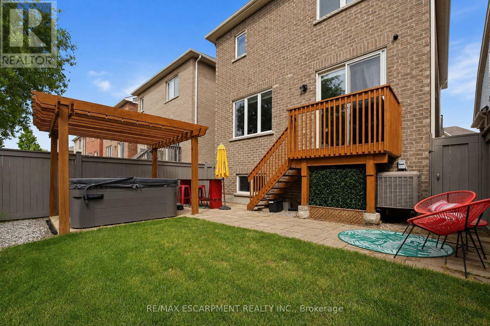 44 Stillwater Crescent, Hamilton, ON