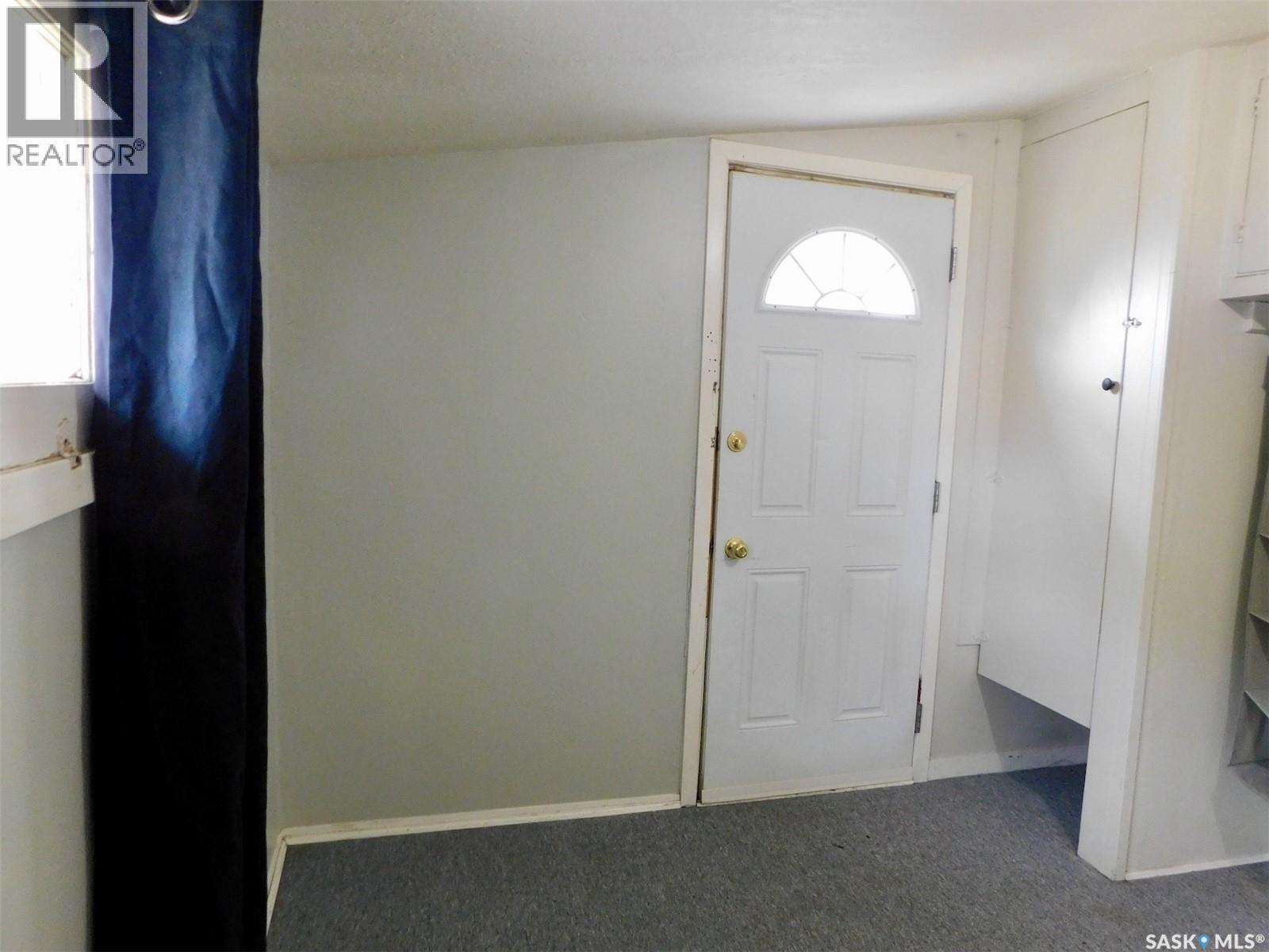 227 2Nd Avenue E, Assiniboia, SK