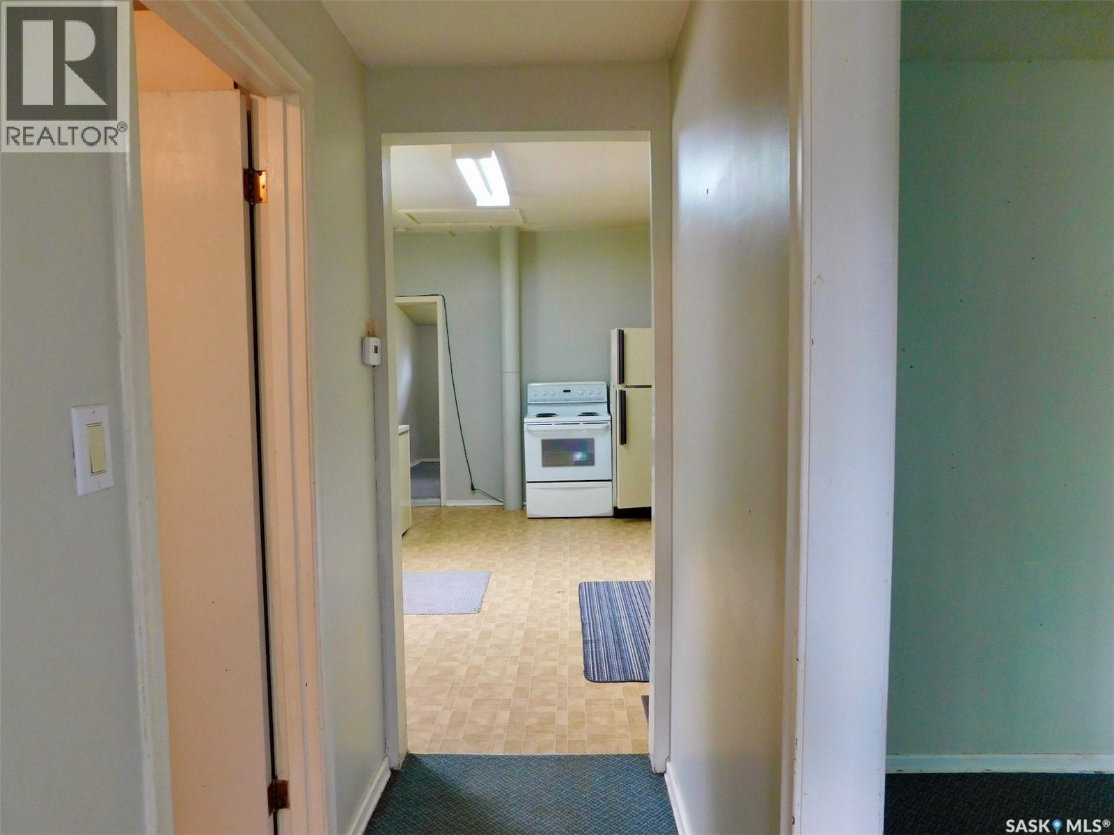227 2Nd Avenue E, Assiniboia, SK