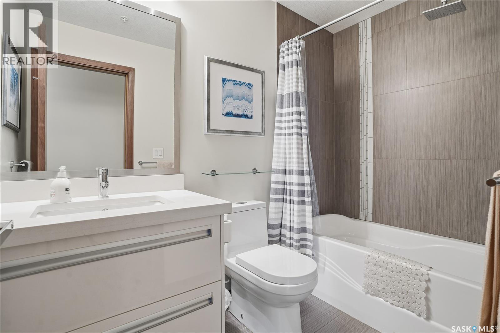 203 2101 Heseltine Road, Regina, SK