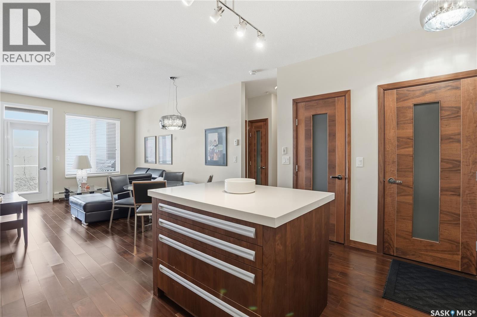 203 2101 Heseltine Road, Regina, SK