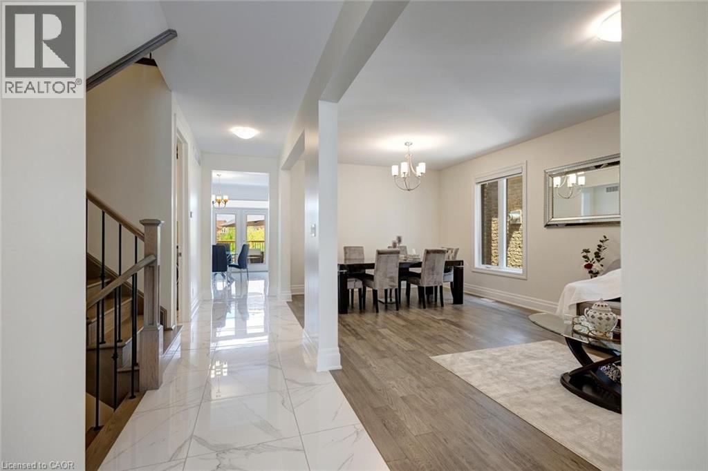 57 Hollybrook Trail, Kitchener, ON