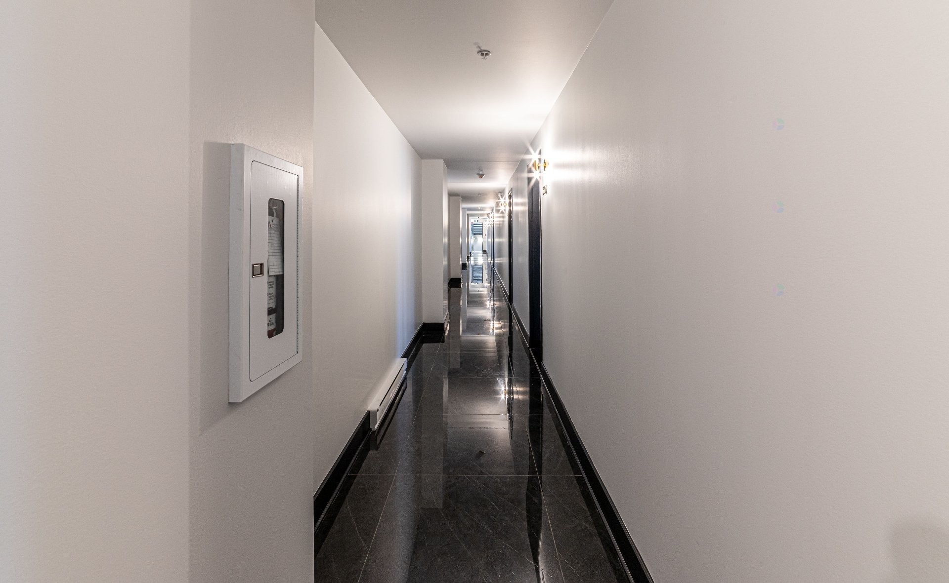 Mud Room - 206-850 Rue Ouimet, Montréal (Saint-Laurent), QC