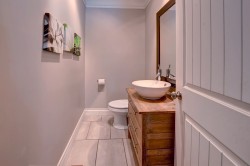 Powder room -