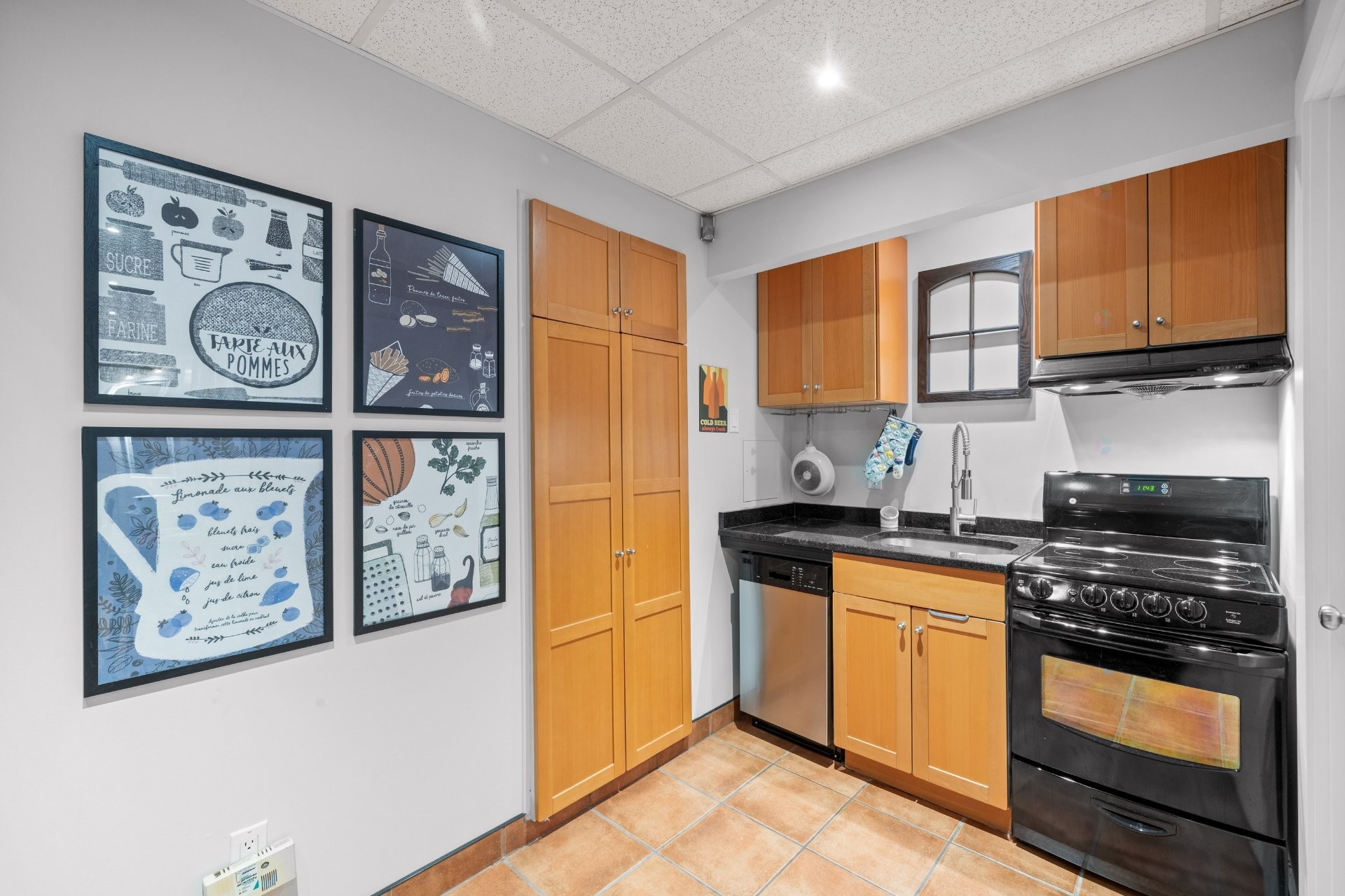 Cuisine - A-4991 Rue Fulton, Montréal (Côte-Des-Neiges/Notre-Dame-De-Grâce), QC