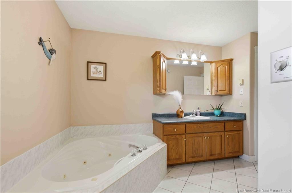 30 Leisure Ave, Fredericton, NB