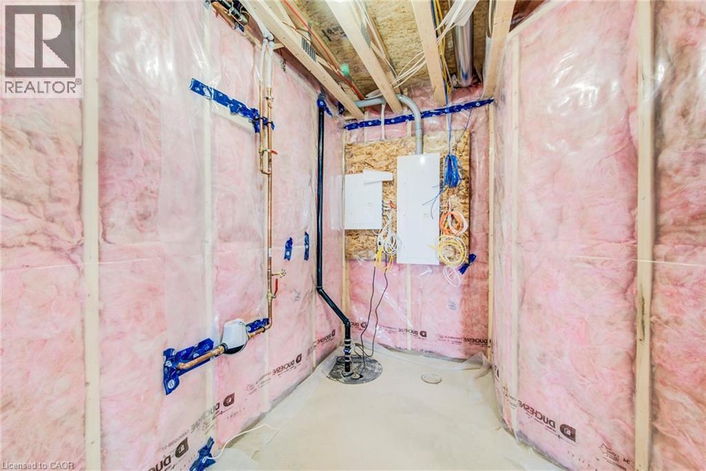 114 Bedell Drive, Mapleton, ON - Indoor Photo Showing Other Room
