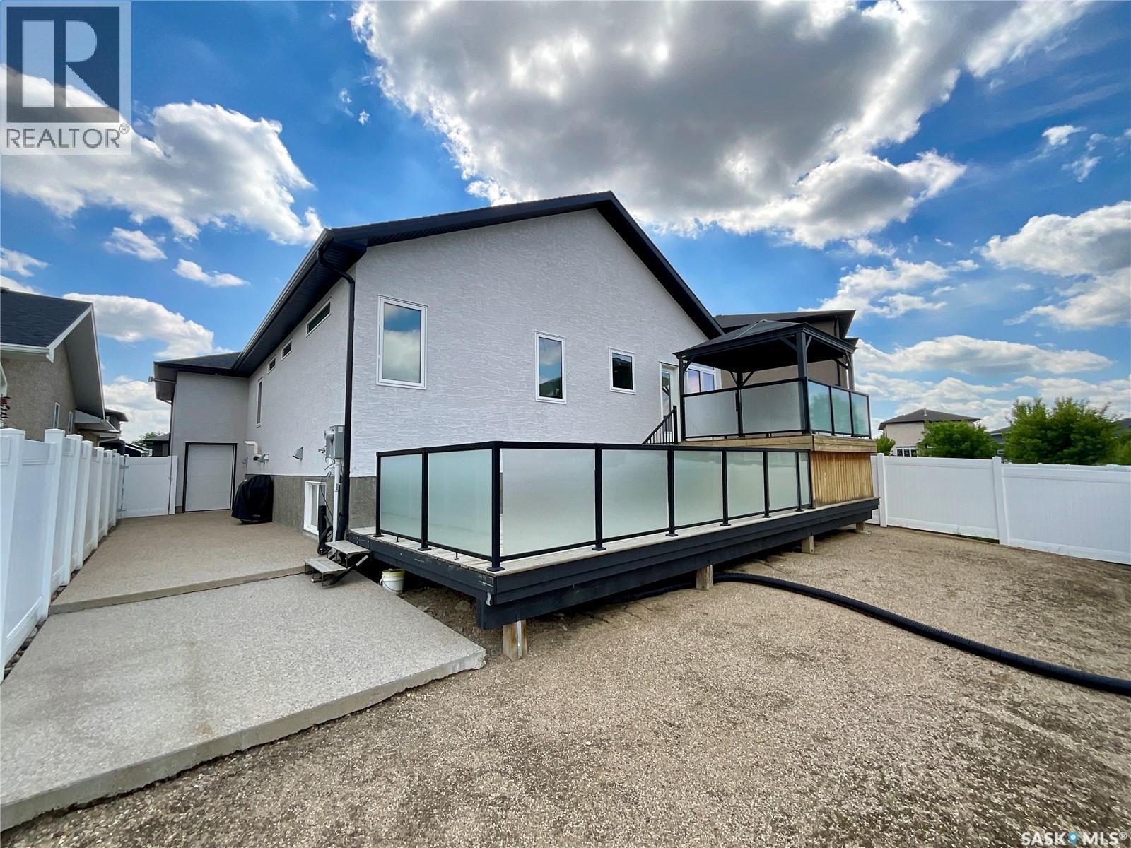1633 Maple Rose Crescent N, Regina, SK
