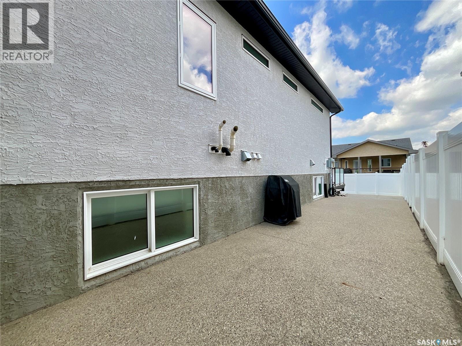1633 Maple Rose Crescent N, Regina, SK