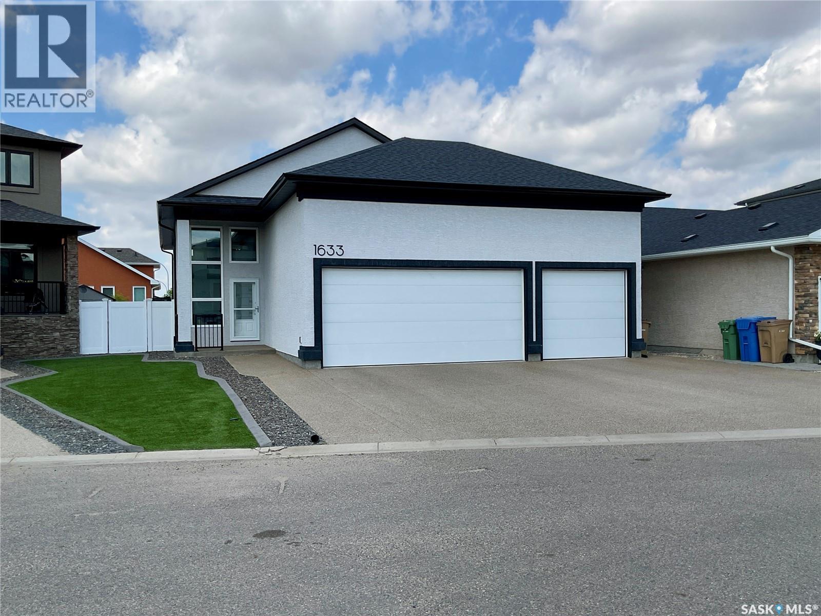 1633 Maple Rose Crescent N, Regina, SK