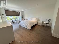 Oversize room with 2 Walk-in Closets ... - 