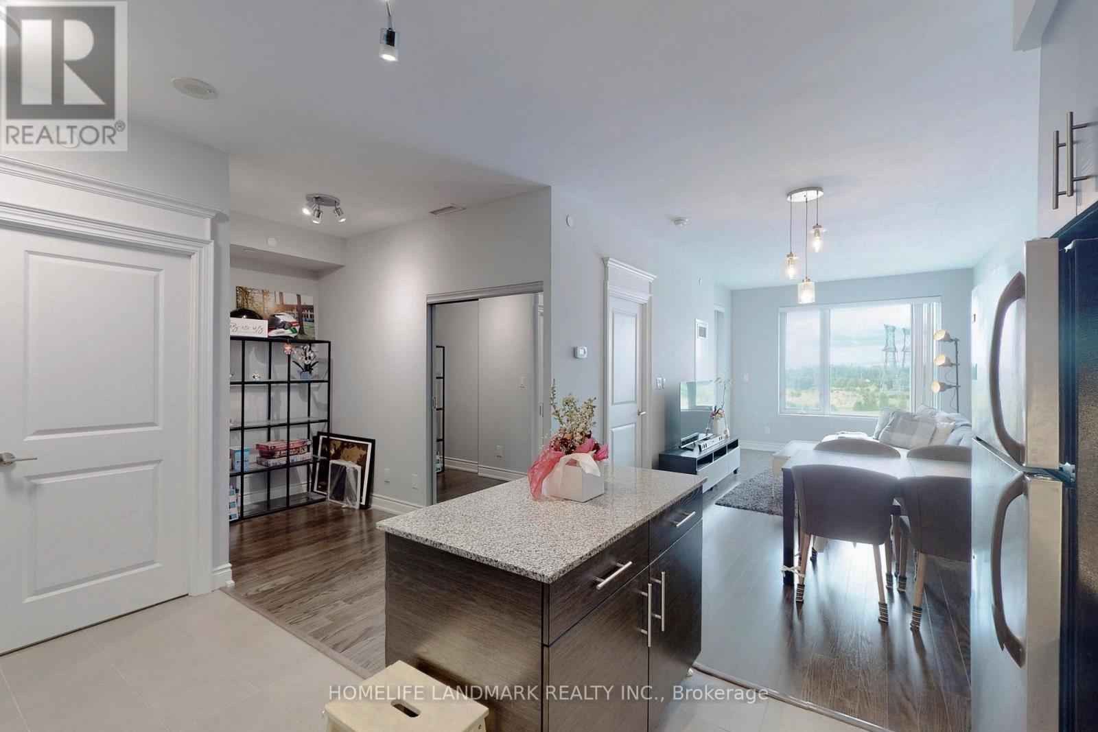 810 - 325 South Park Road, Markham, ON