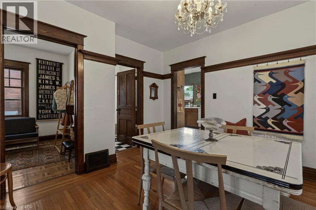 48 Longwood Road N, Hamilton, ON