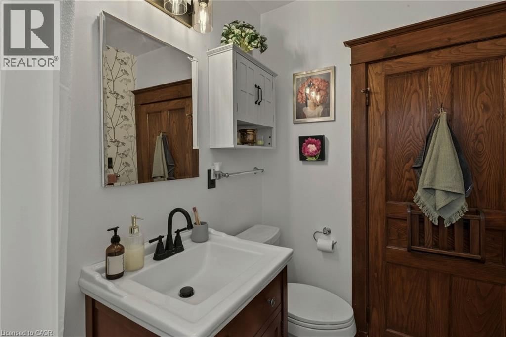 48 Longwood Road N, Hamilton, ON