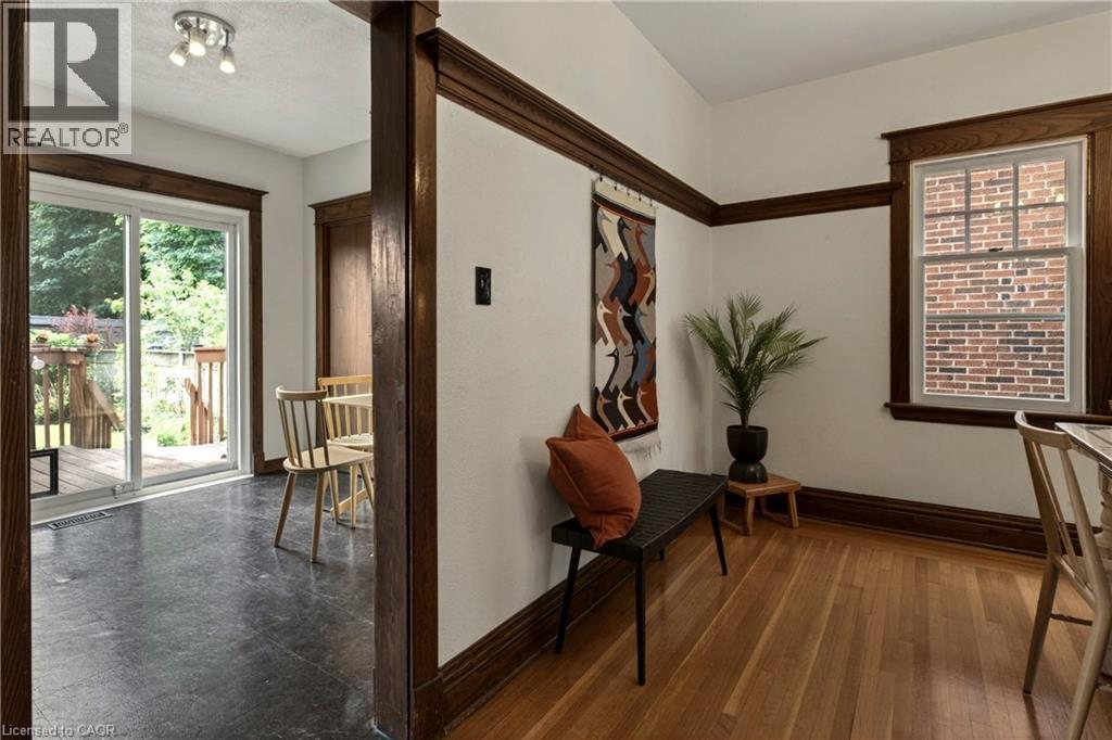 48 Longwood Road N, Hamilton, ON