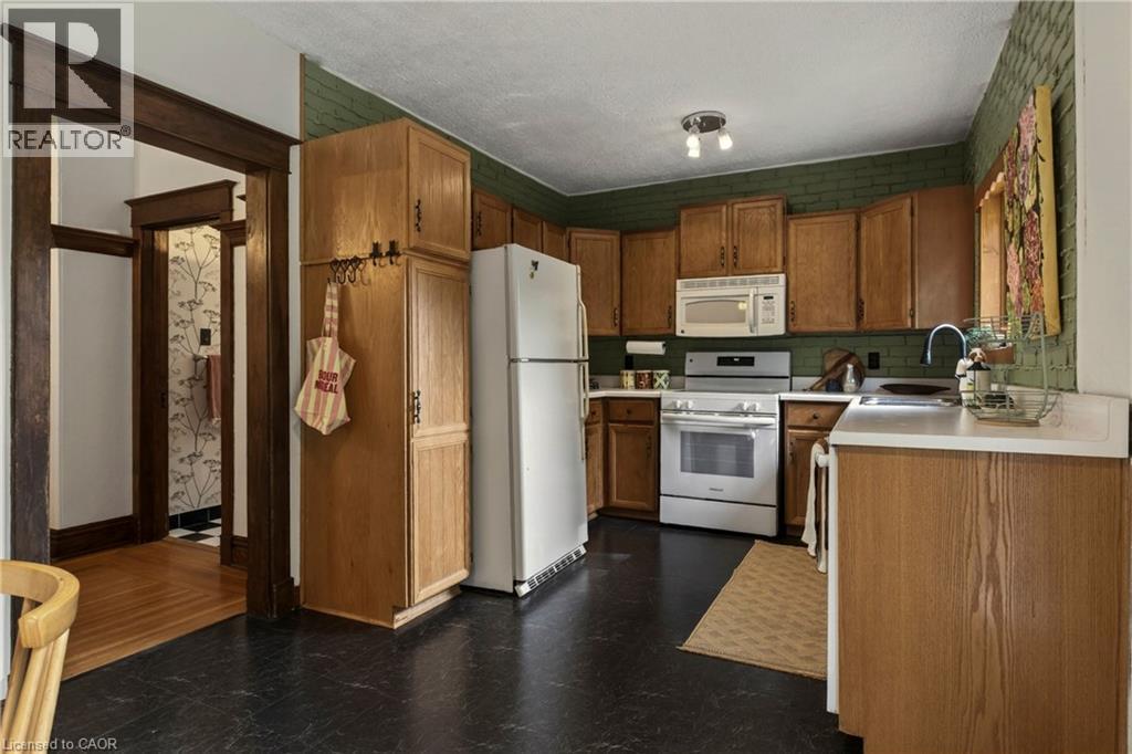 48 Longwood Road N, Hamilton, ON