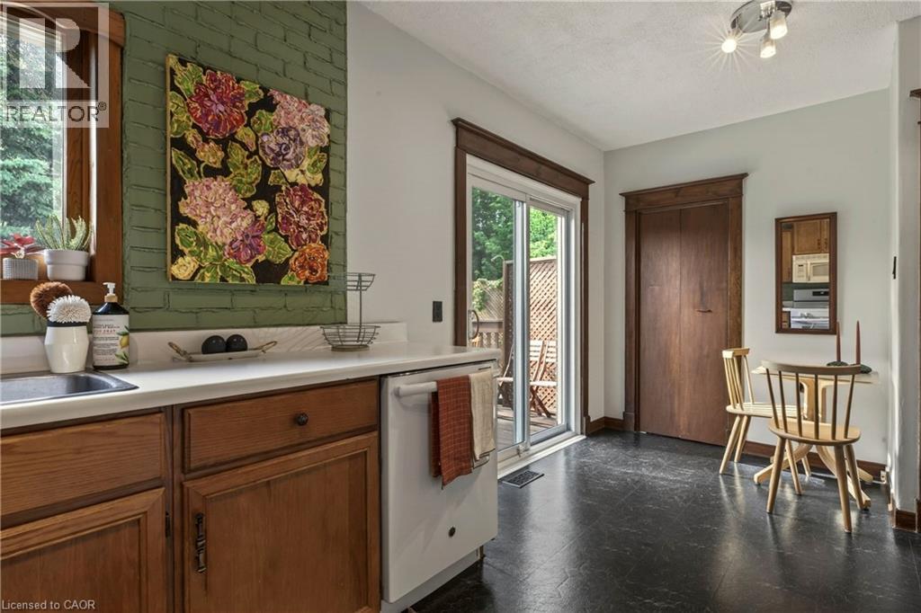 48 Longwood Road N, Hamilton, ON