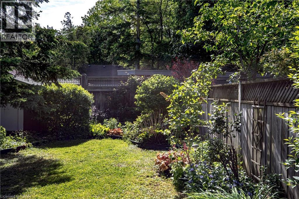 48 Longwood Road N, Hamilton, ON