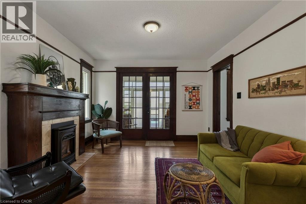 48 Longwood Road N, Hamilton, ON