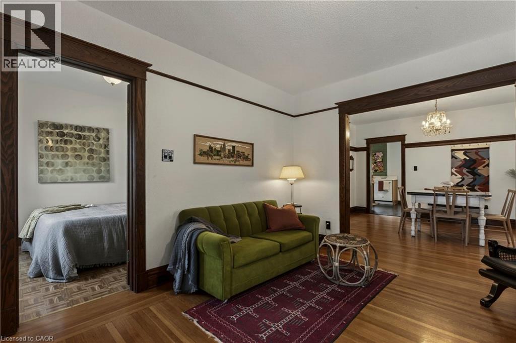 48 Longwood Road N, Hamilton, ON