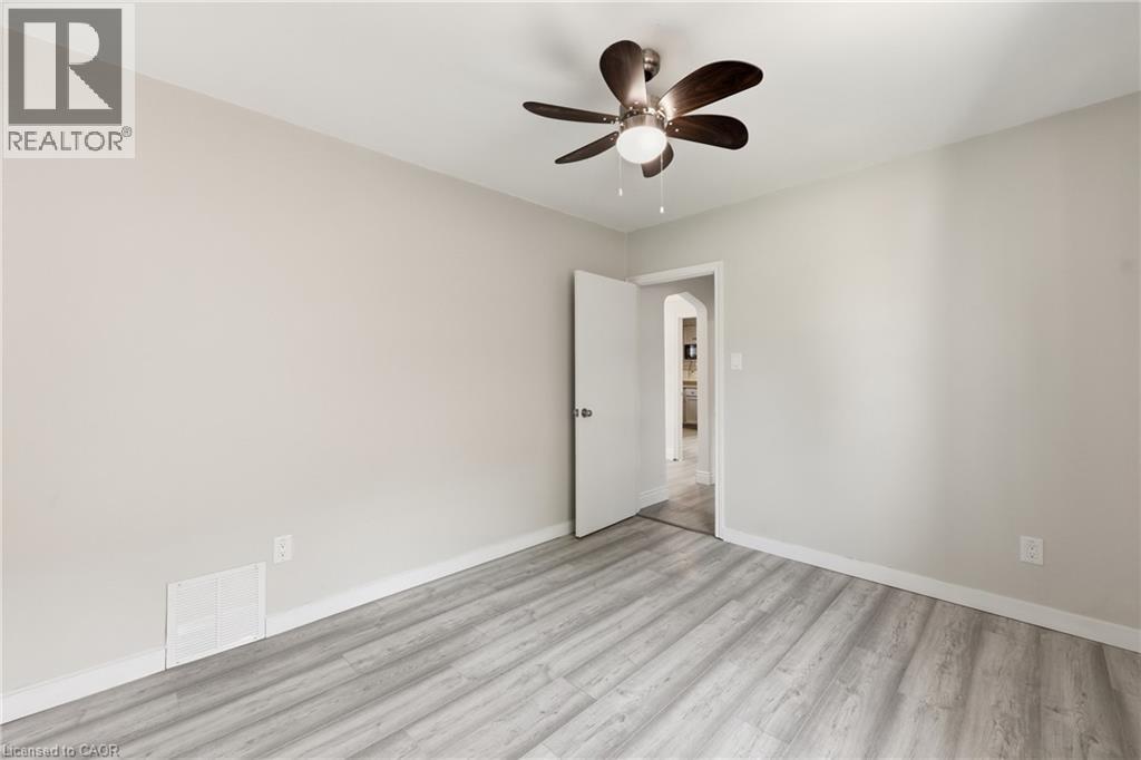 Primary bedroom - 97 Tragina Avenue S, Hamilton, ON