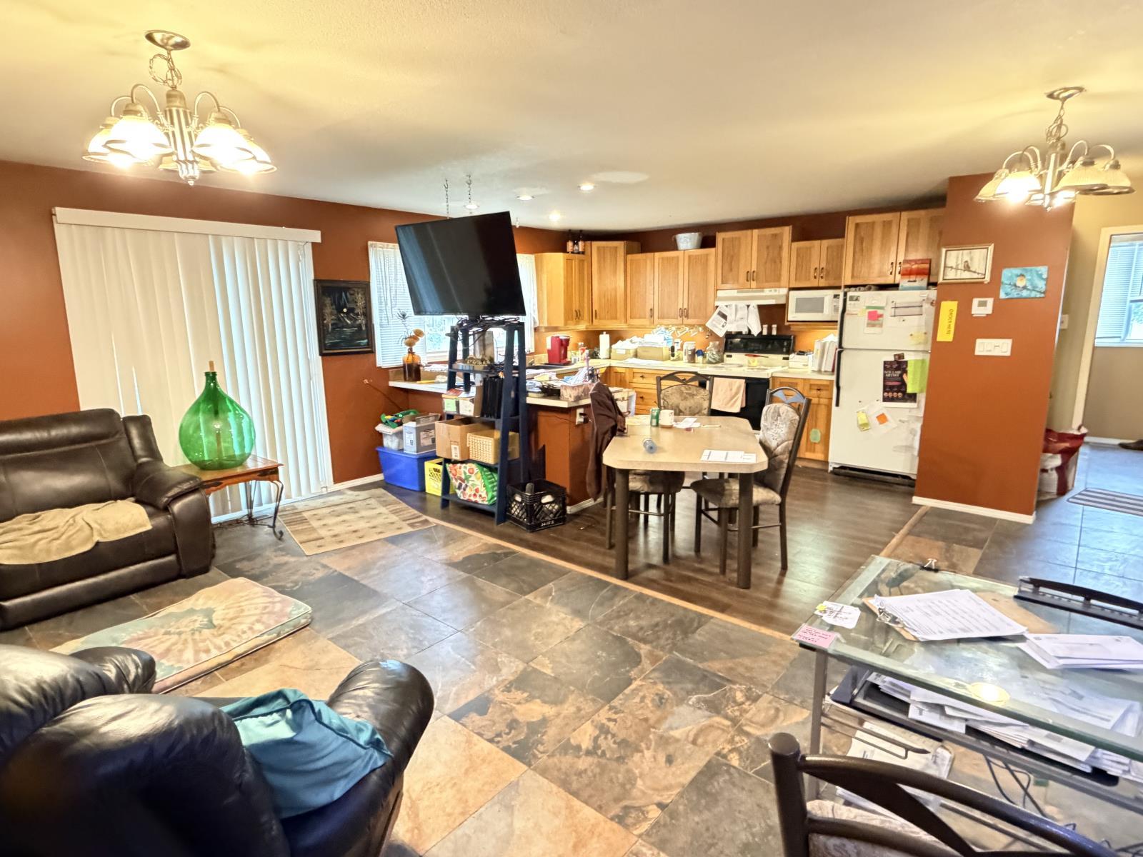 9904-9906 105 Street, Westlock, AB