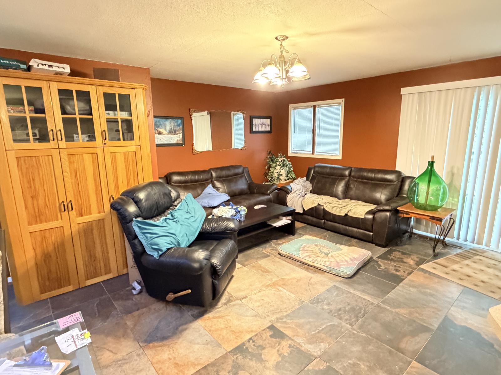 9904-9906 105 Street, Westlock, AB
