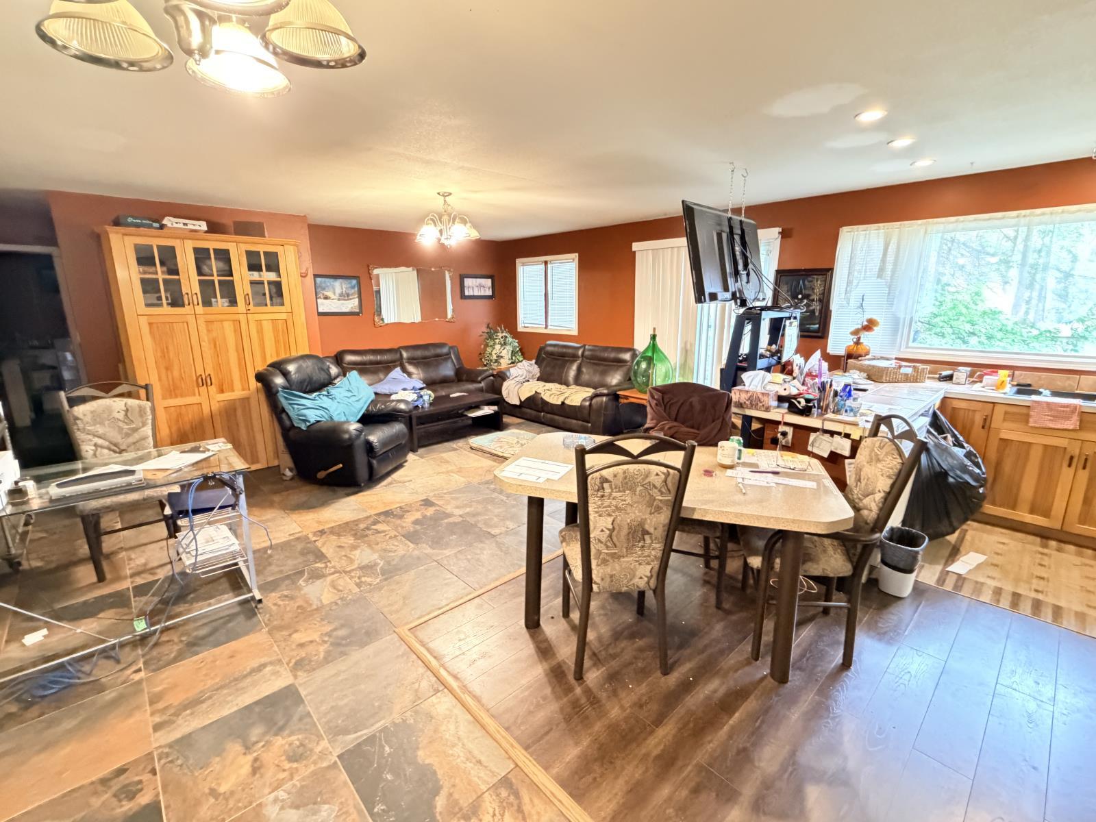 9904-9906 105 Street, Westlock, AB