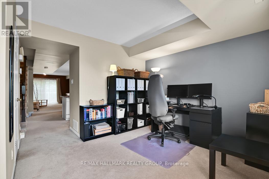 Great flex space. - 39 Strathaven Private, Ottawa, ON