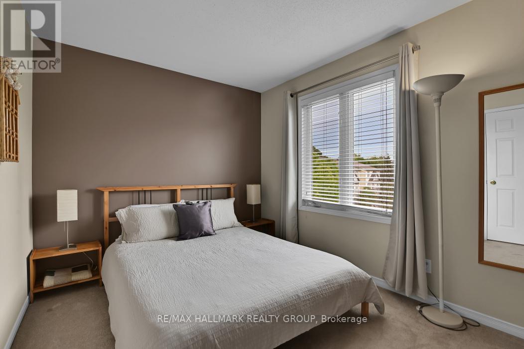 2nd bedroom. - 39 Strathaven Private, Ottawa, ON