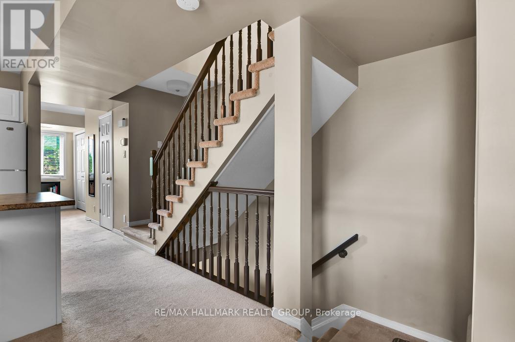 Beautiful staircase. - 39 Strathaven Private, Ottawa, ON