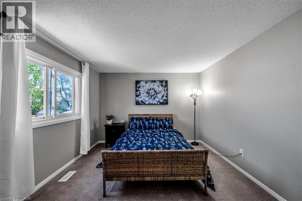 732 Bennett Crescent, Oshawa, ON