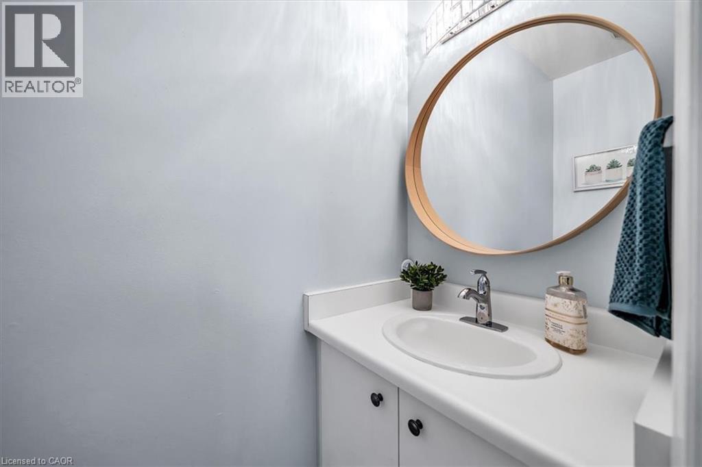 732 Bennett Crescent, Oshawa, ON - Indoor Photo Showing Bathroom