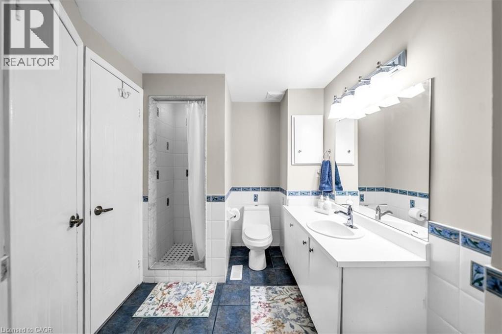732 Bennett Crescent, Oshawa, ON - Indoor Photo Showing Bathroom