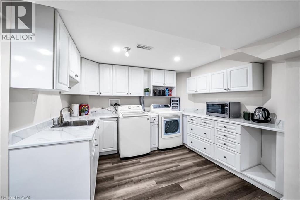 732 Bennett Crescent, Oshawa, ON - Indoor Photo Showing Laundry Room